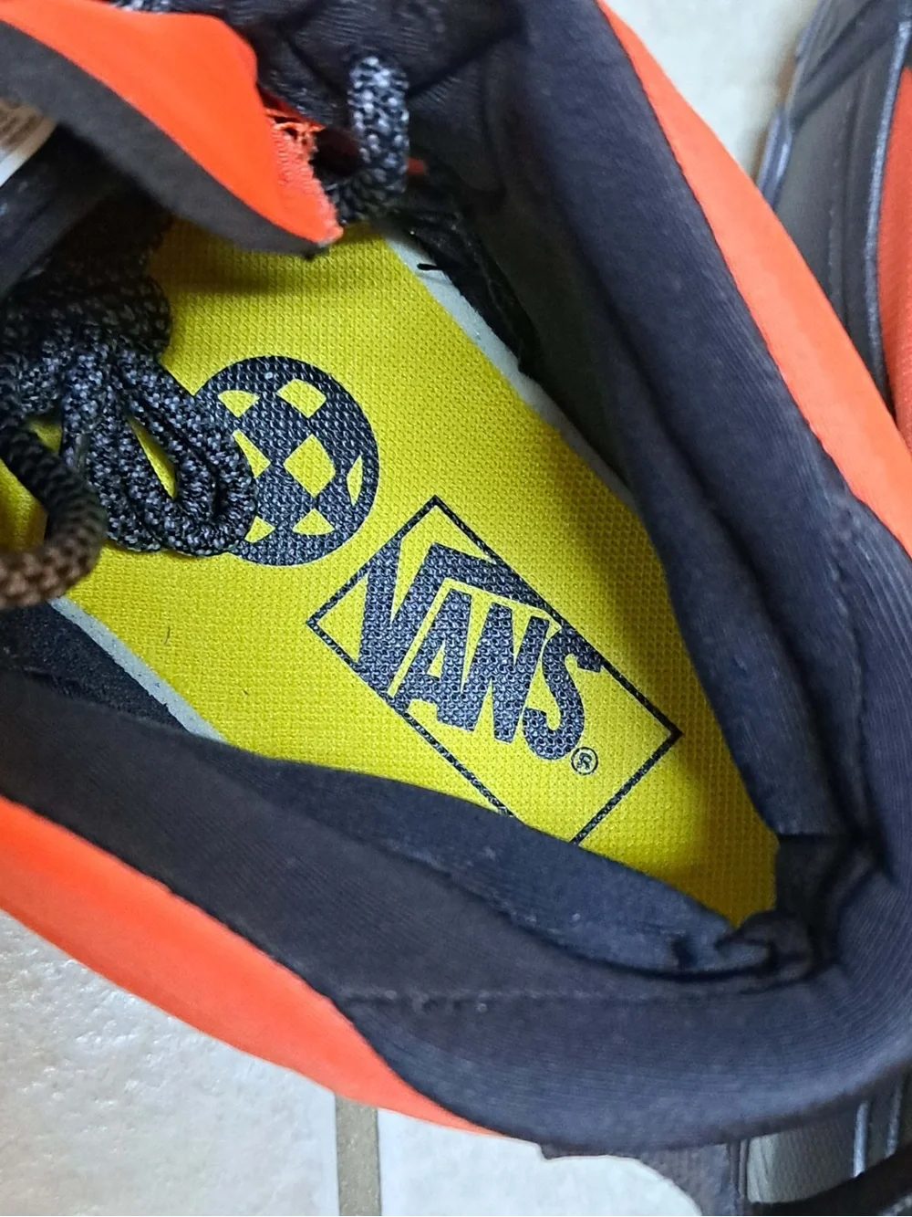 Vans MTE Crosspath Mid All-Weather Terrain Shoes - Men's sz 8 / Wmns sz 9.5